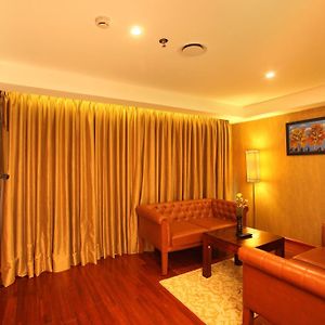 Queen Suite